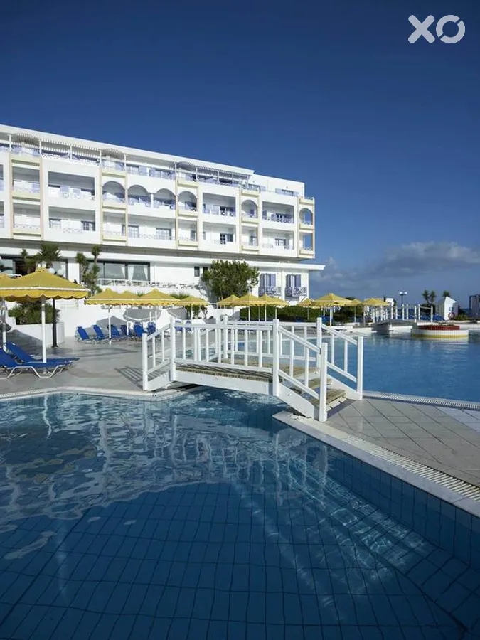 Serita Beach Hotel