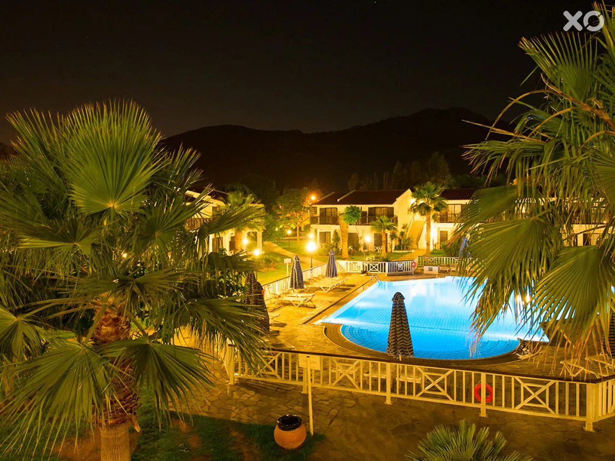 Golden Coast Hotel & Bungalows