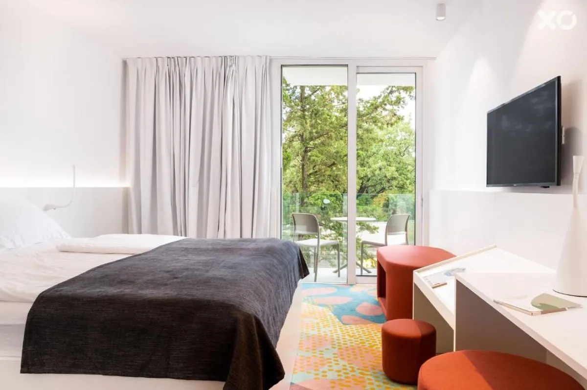 Lisanj Hotel