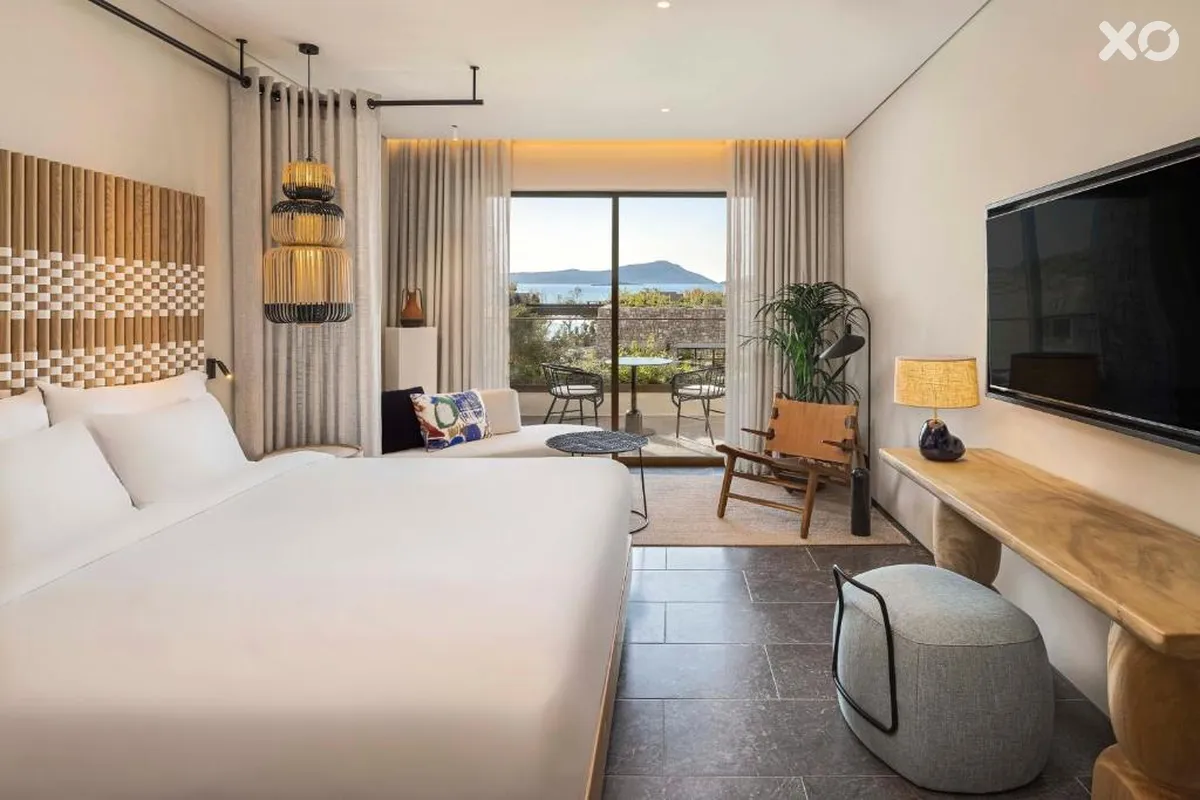 W Costa Navarino