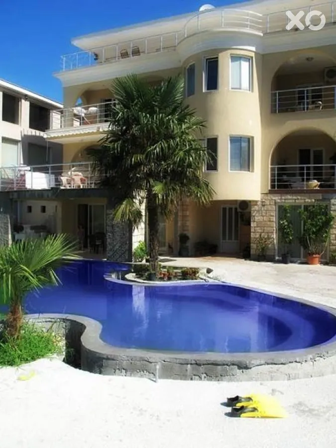 Jovicevic Pool Villa