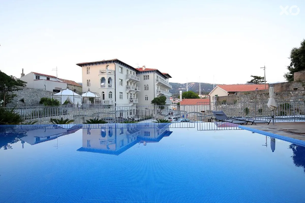 Arbiana Hotel