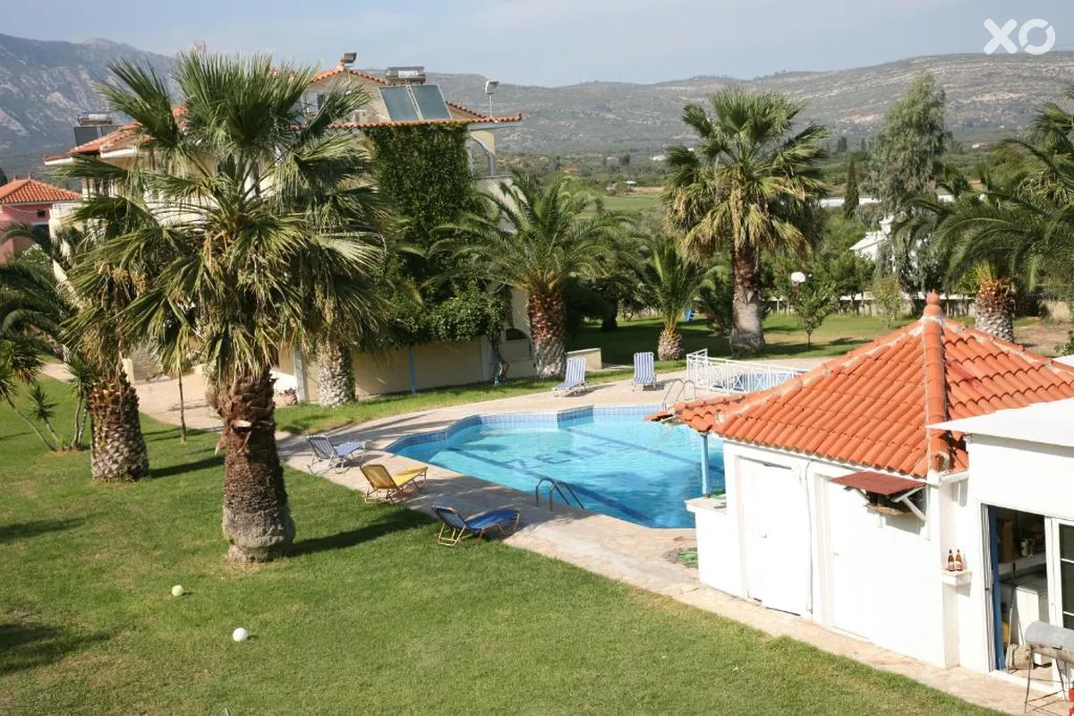Zeus Hotel