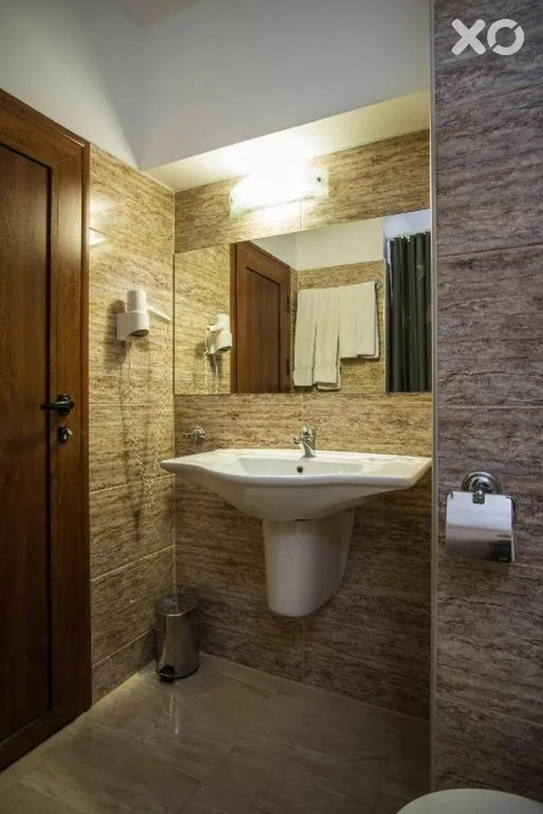 Lira Hotel