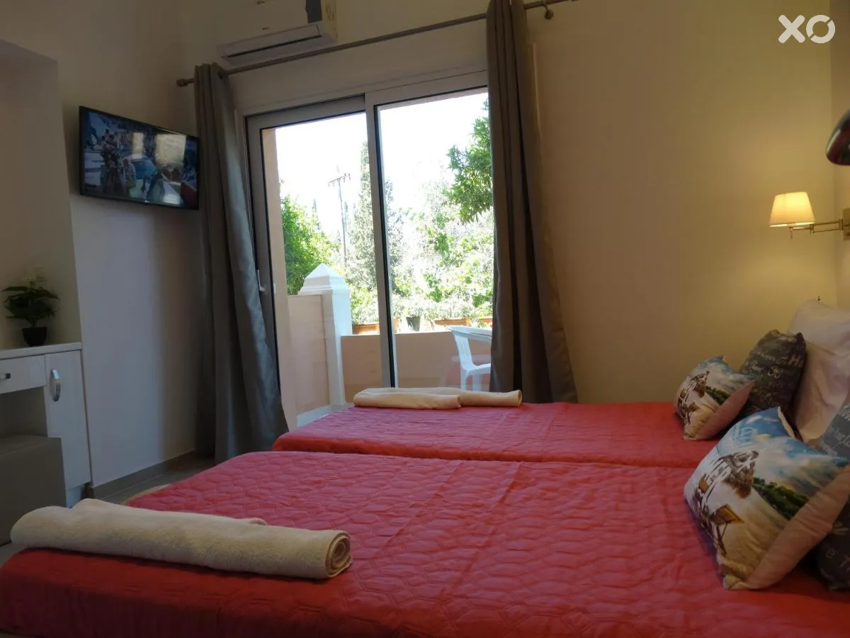 Makis Louvlis Apartments & Studios