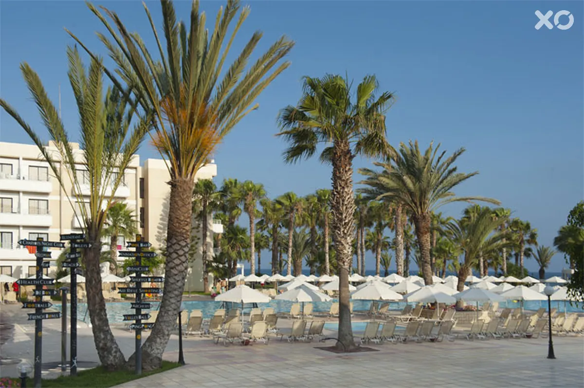 Louis Phaethon Beach