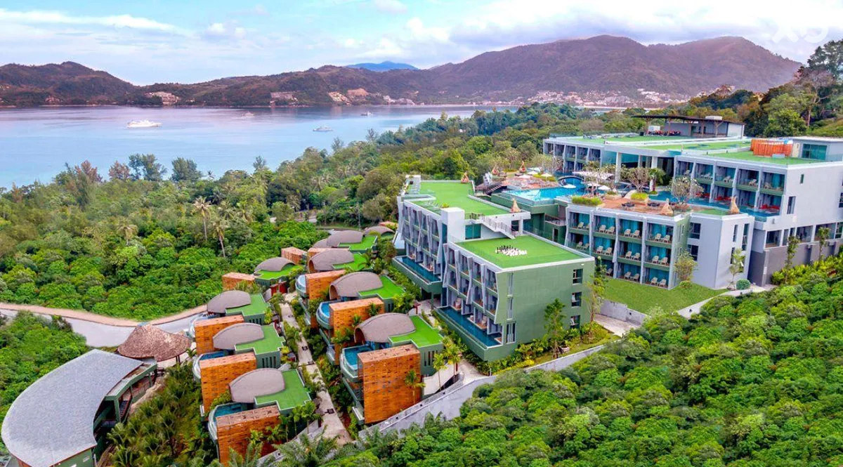 Crest Resort & Pool Villas