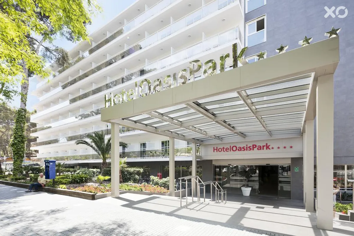Oasis Park Hotel