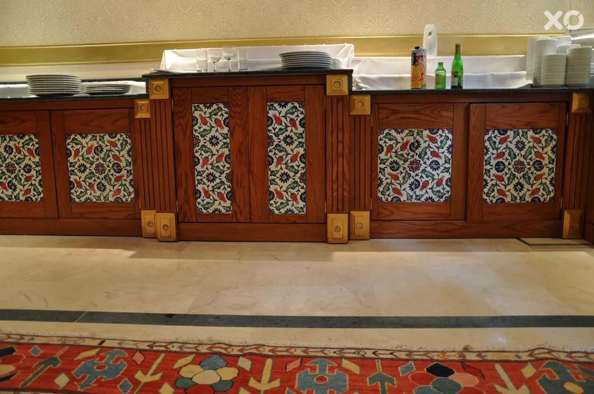 Aruna Hotel