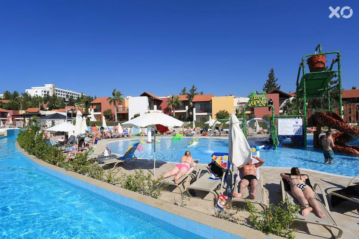Kapetanios Aqua Resort