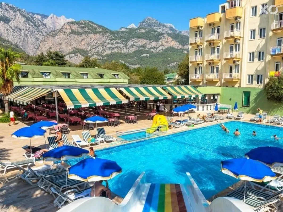 Larissa Hotel