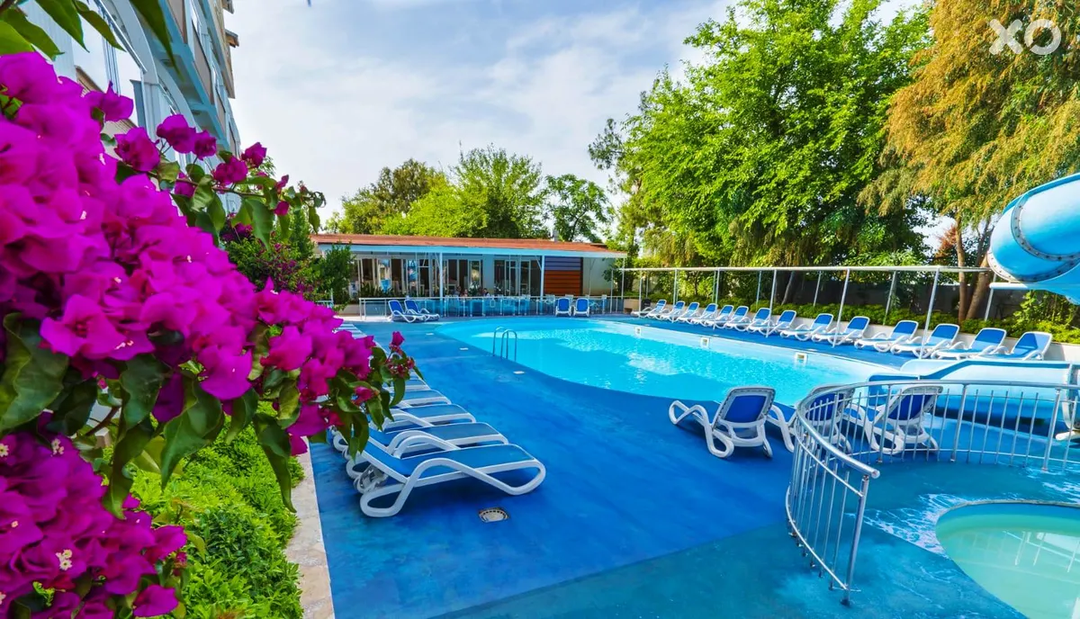 Aperion Beach Hotel