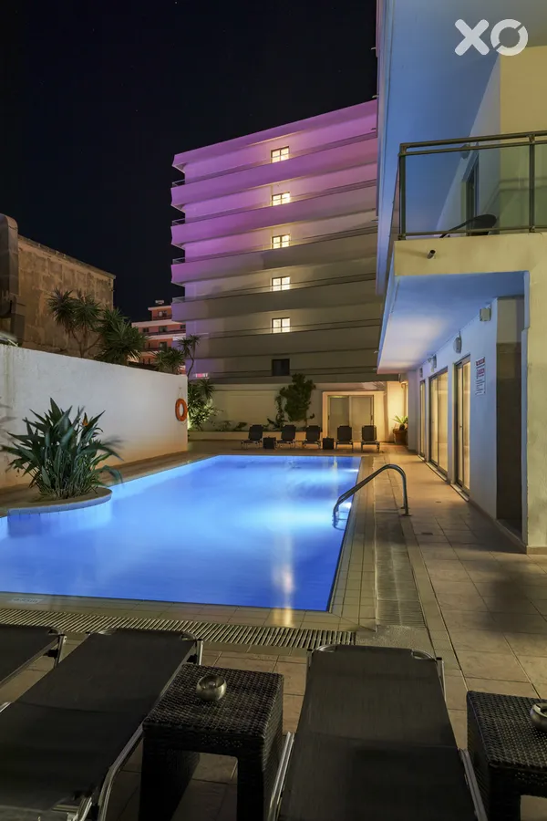 Manousos City Hotel