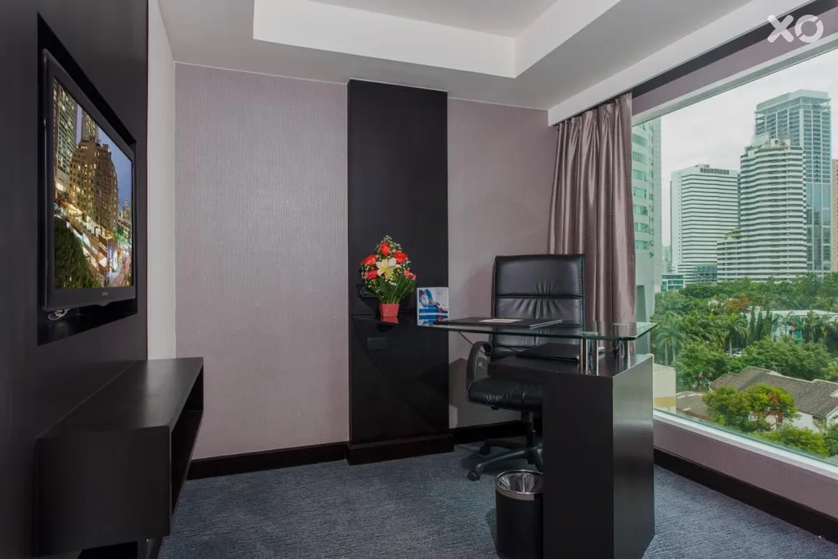 Golden Tulip Mandison Suites