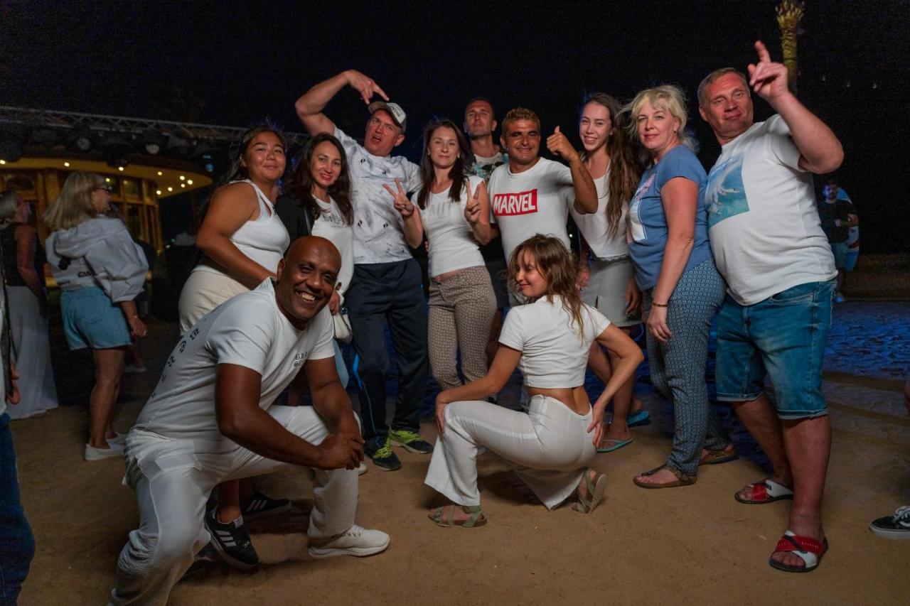 Sunny Days El Palacio