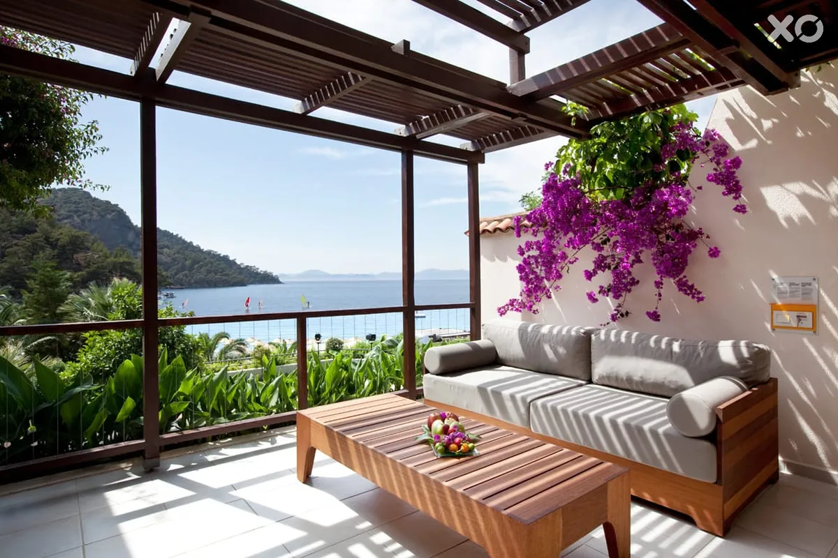 Hillside Beach Club