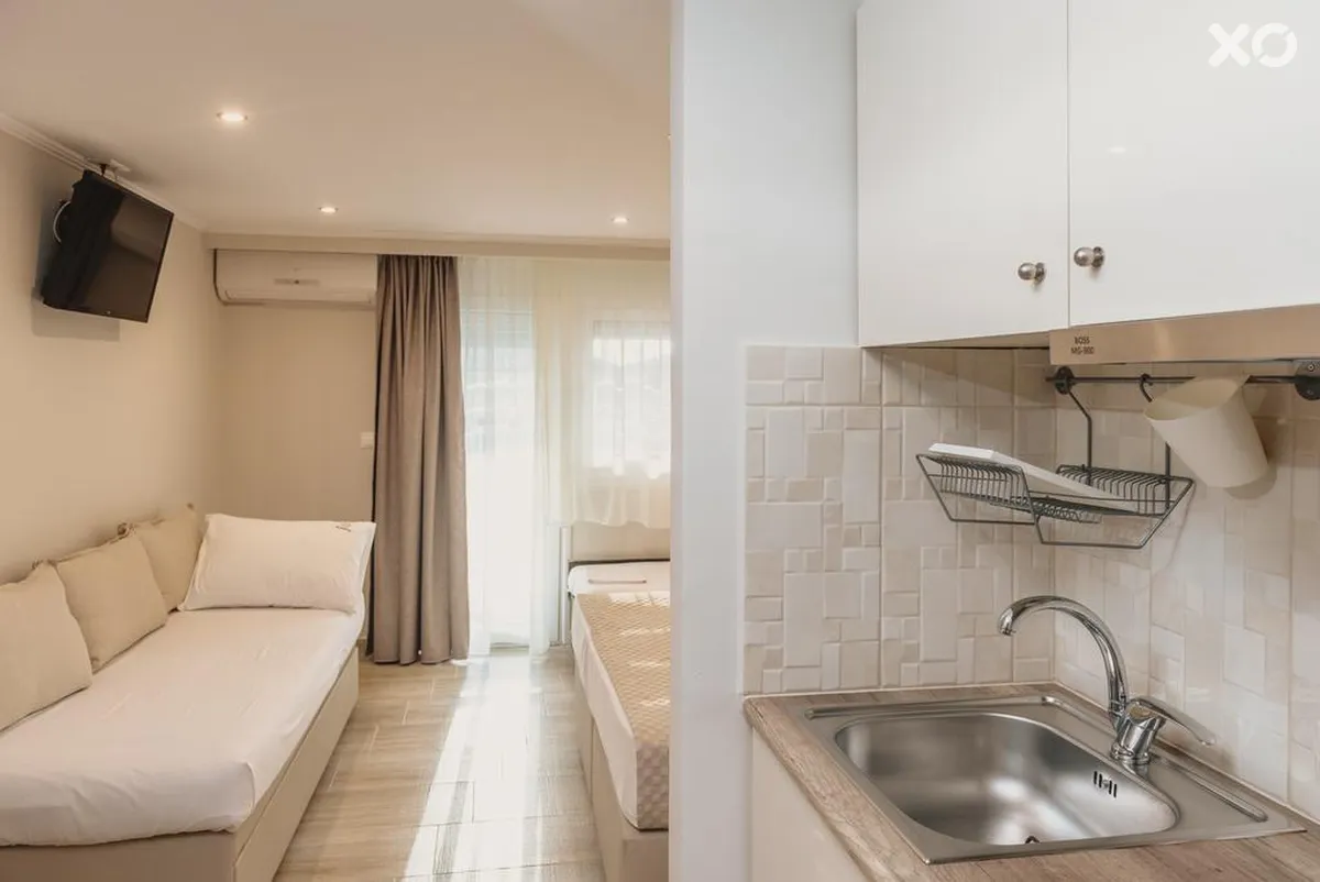 Ammos Beach Studios & Suites