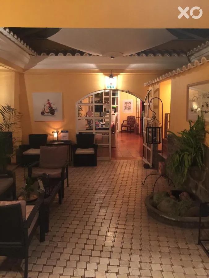 Inn & Art Gallery