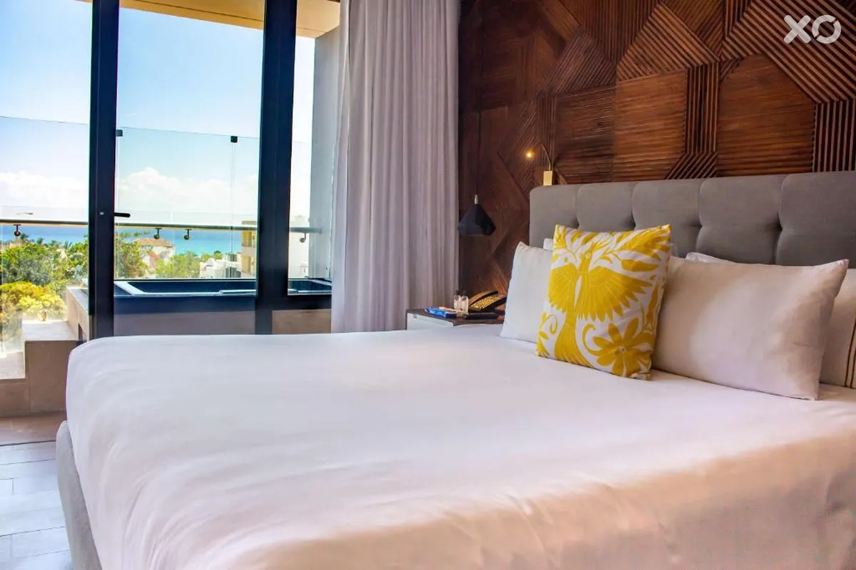 The Fives Downtown Hotel & Residences, Curio Collection by Hilton
