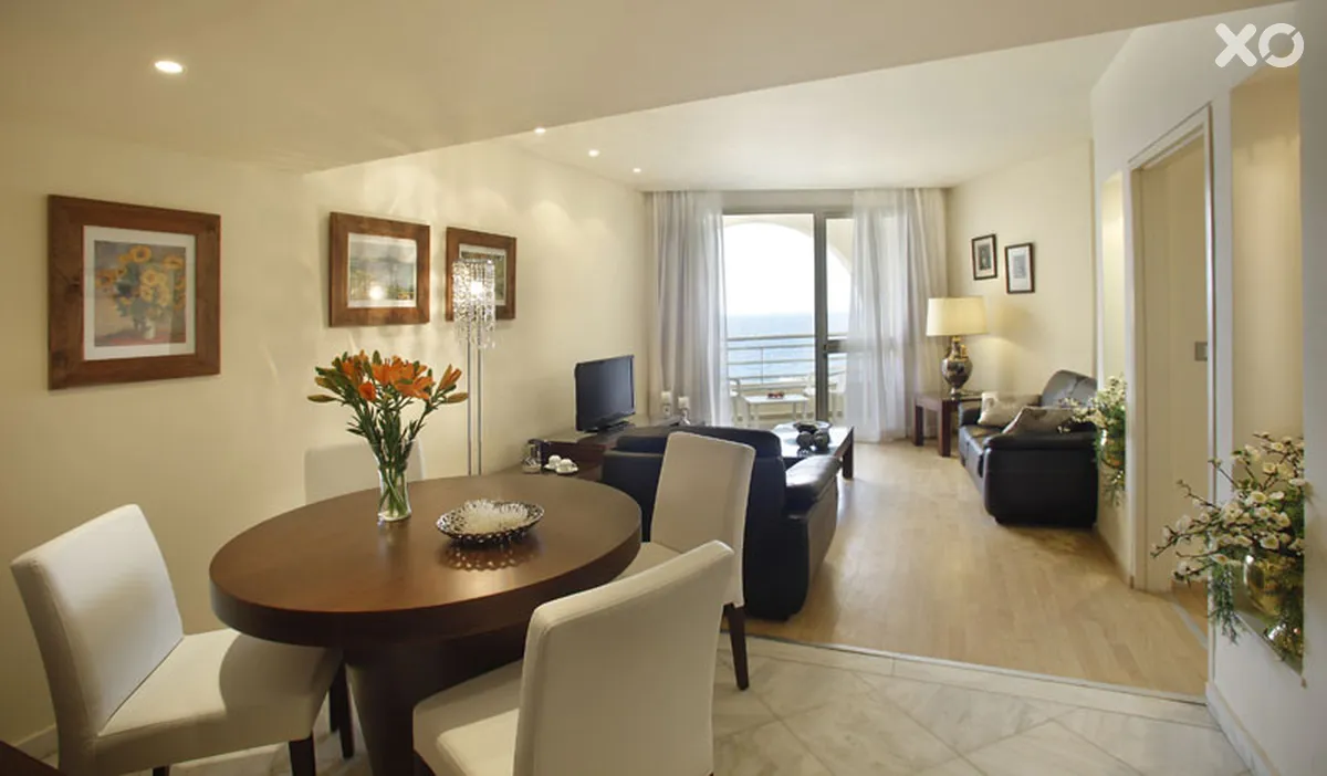Golden Coast Hotel