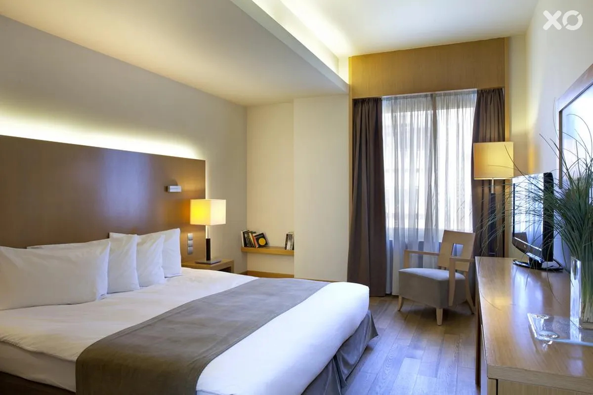 Lazart Hotel