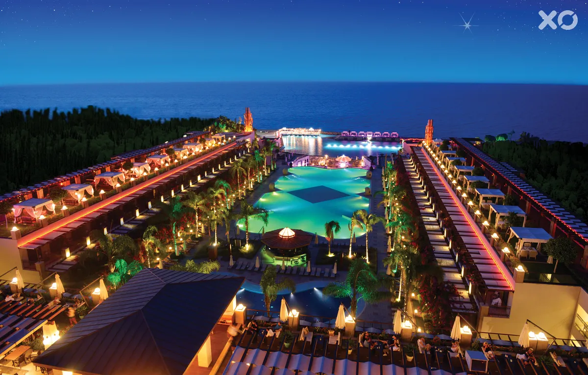 Cratos Premium Hotel & Casino