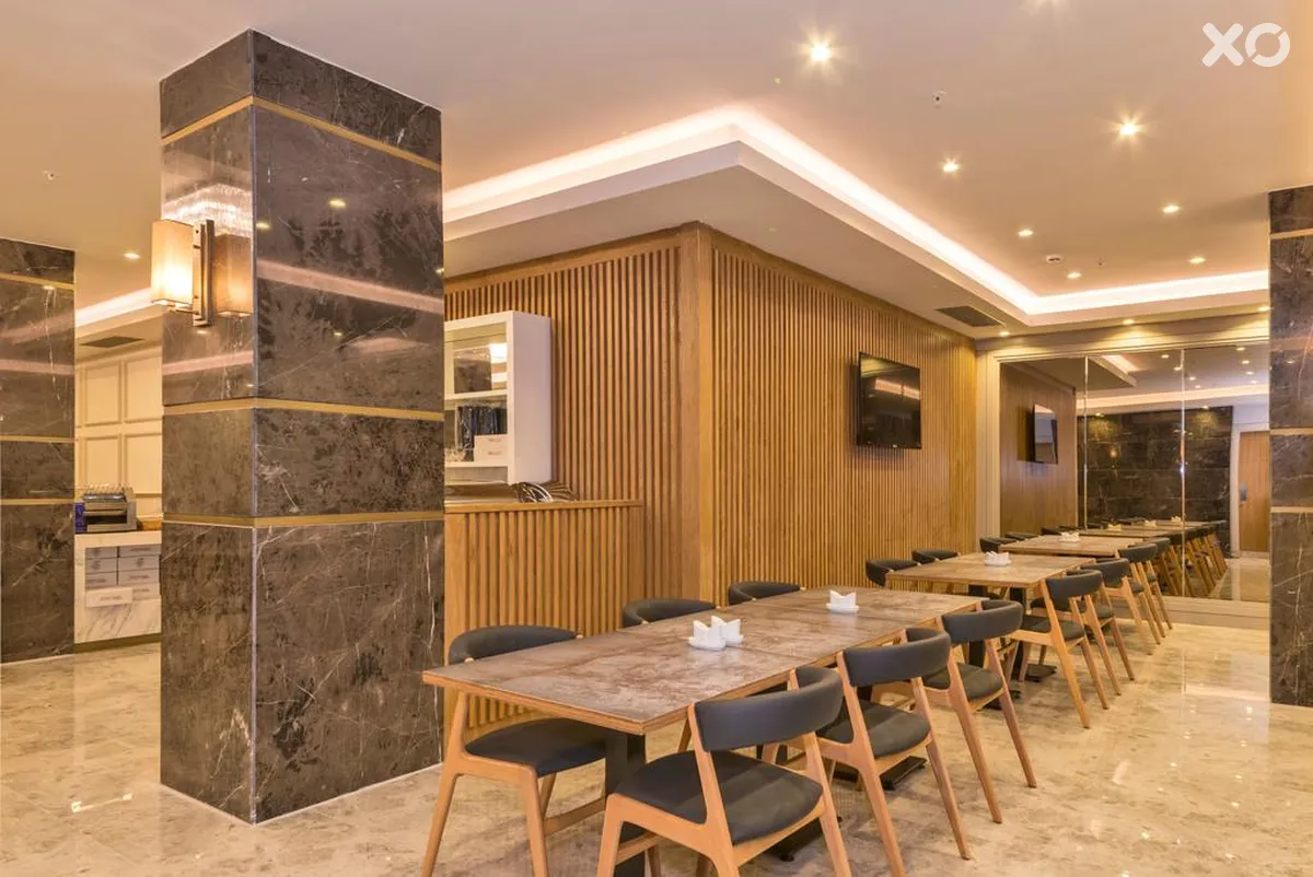 Golden Royal Hotel