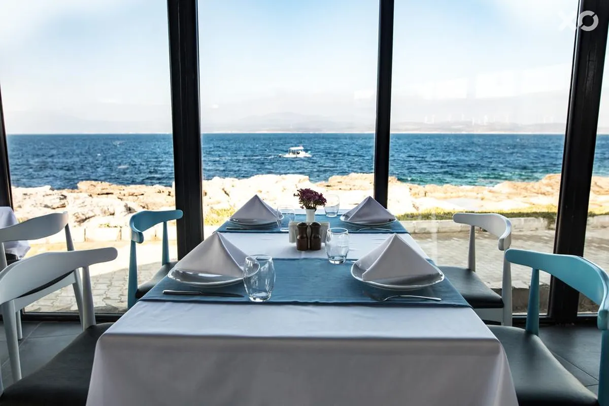 Maya Bistro Hotel & Beach