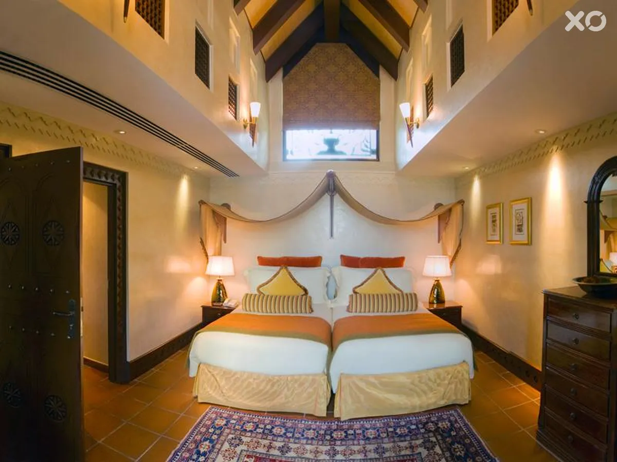 Jumeirah Beach Hotel & Beit Al Bahar Villas