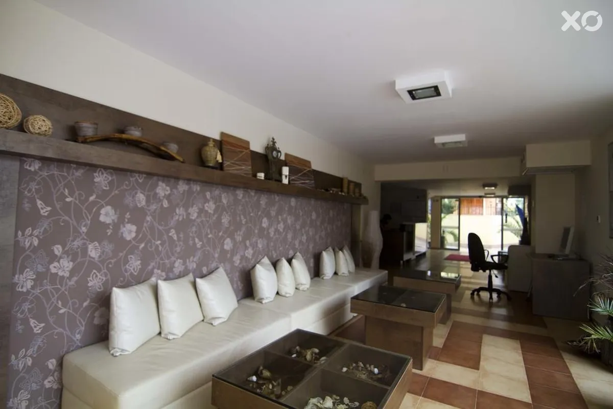 Tropics Hotel