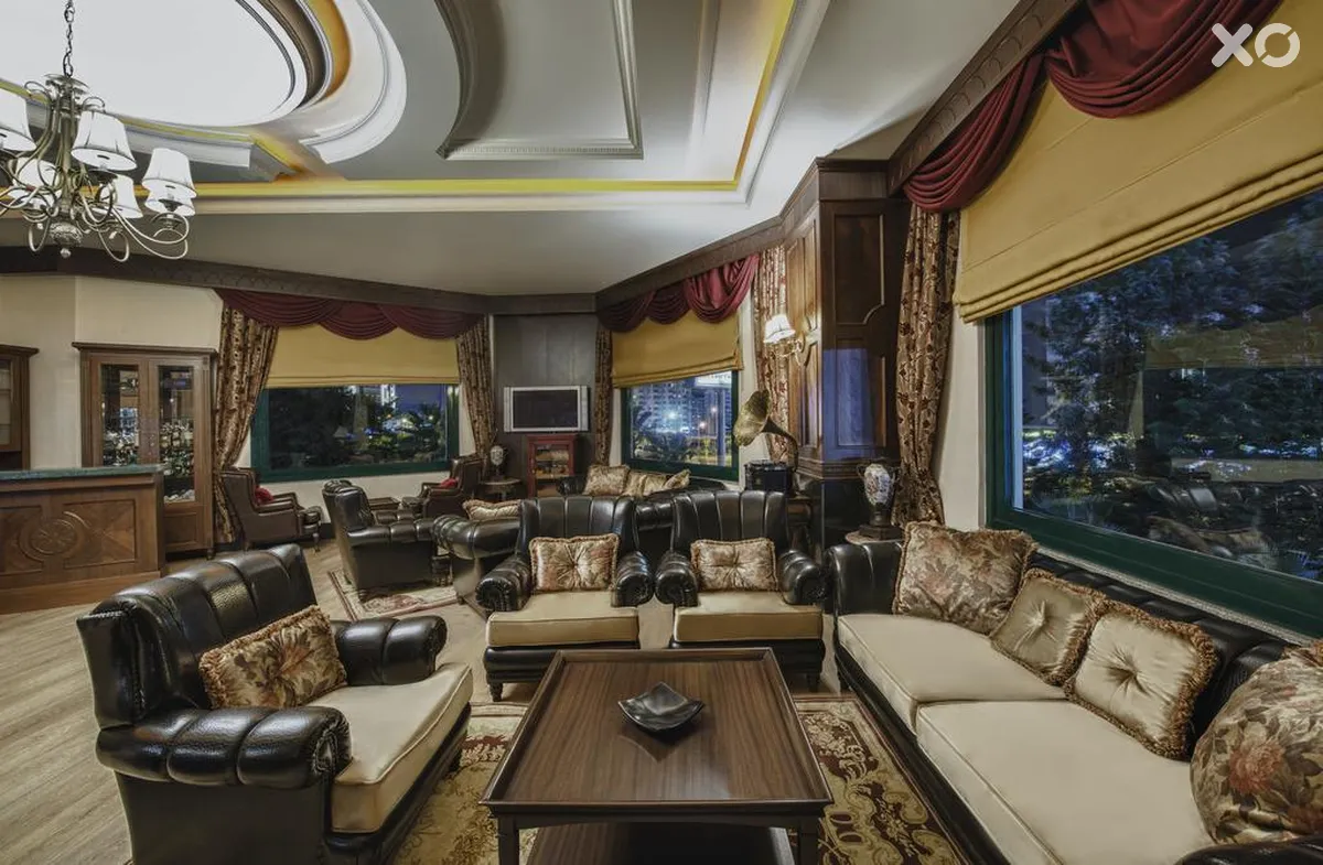 Delphin Palace