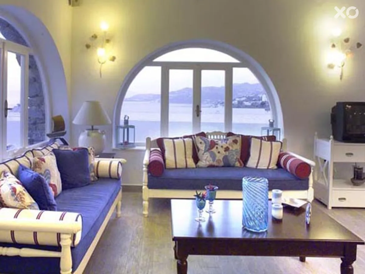 Pelican Town Art Hotel