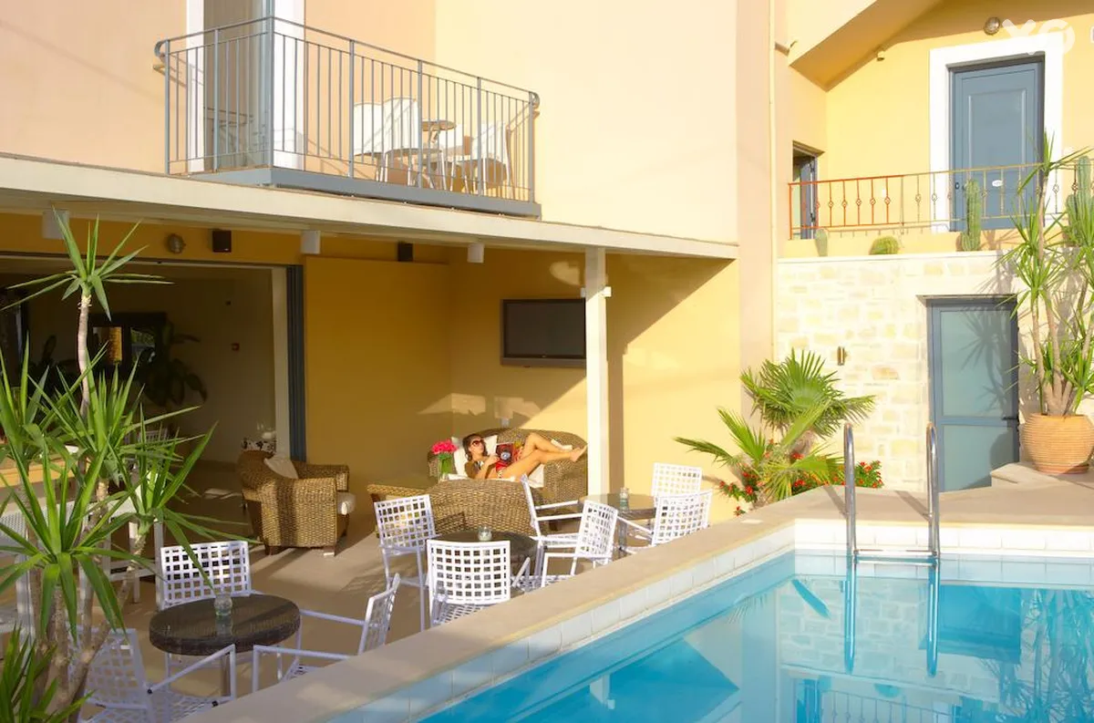 La Stella Apartments & Suites