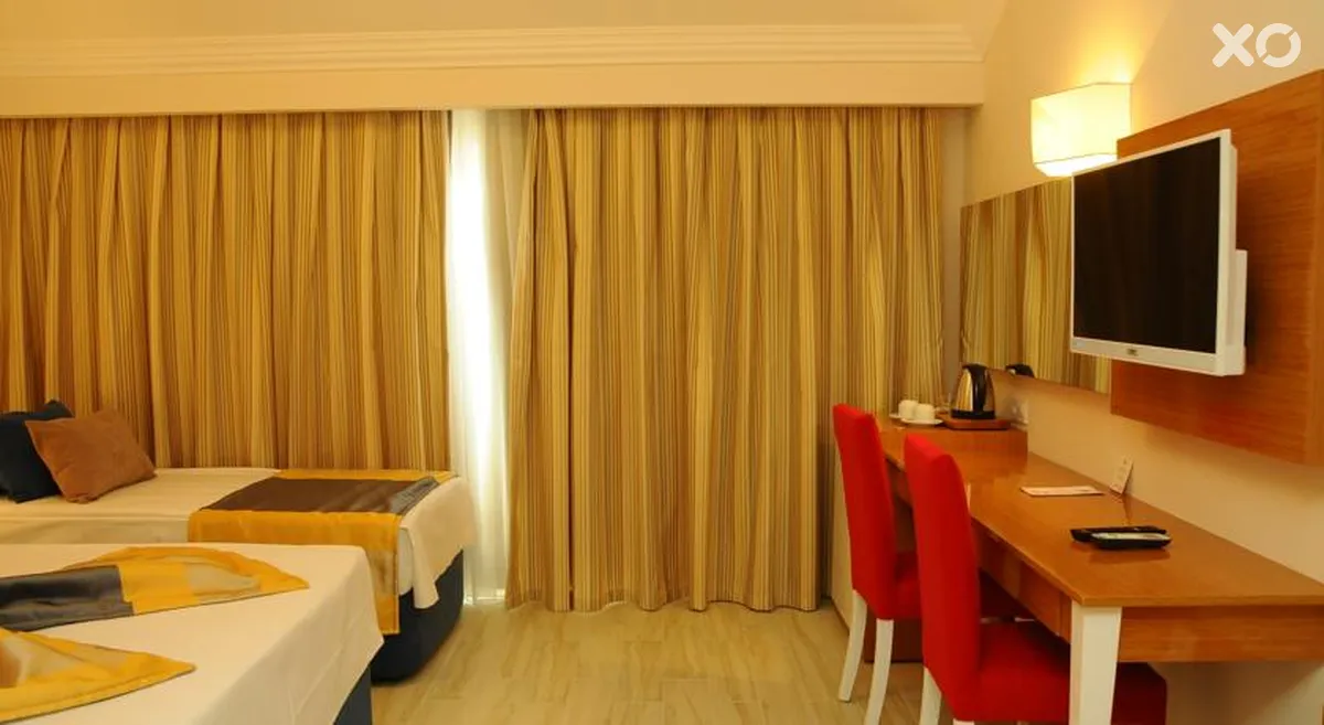 Side Legend Hotel