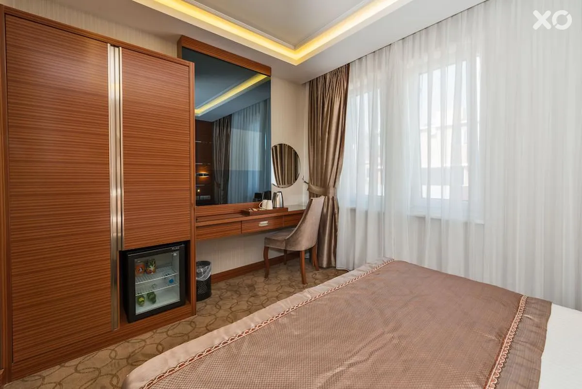 Glorious Hotel