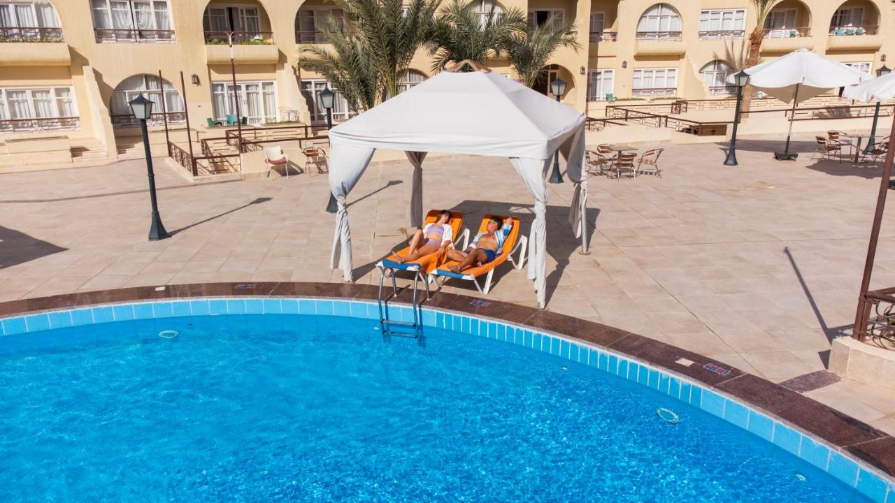 Sunny Days Mirette Family Apartments & Resort