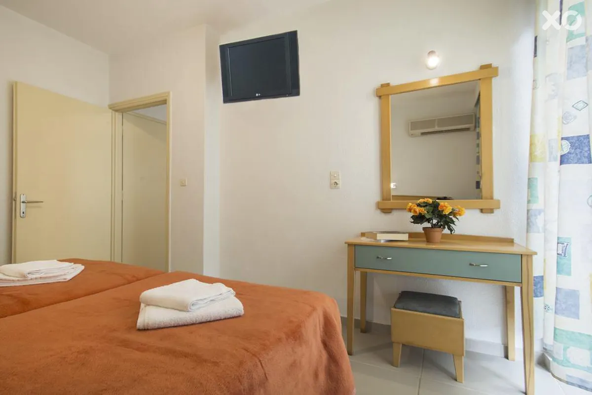 Erato Studios & Apartments