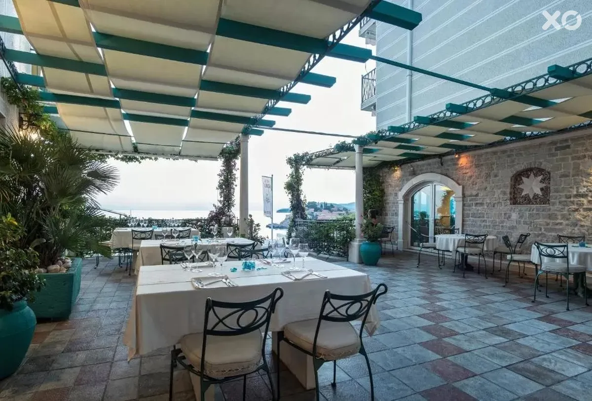 Azimut Hotel