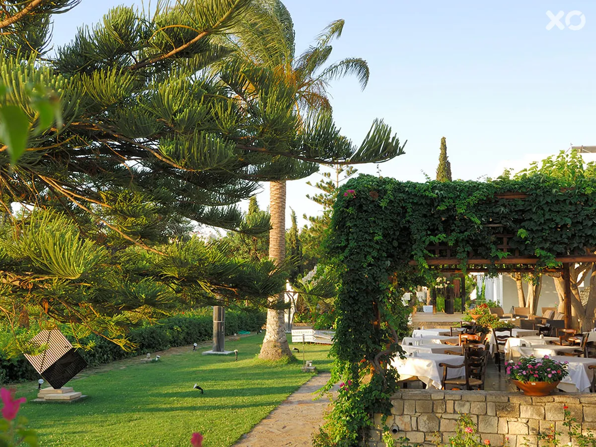 Minos Beach Art Hotel