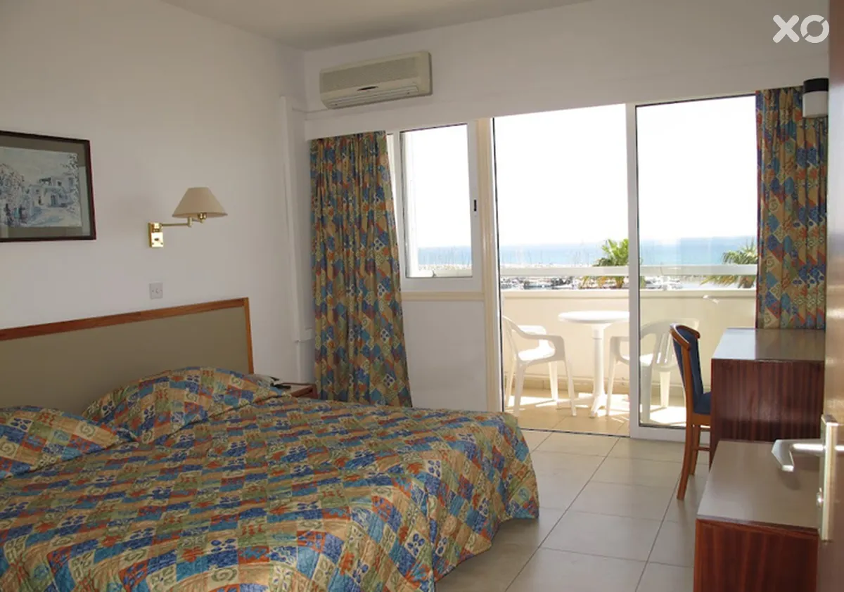 Sun Hall Beach Hotel Apts
