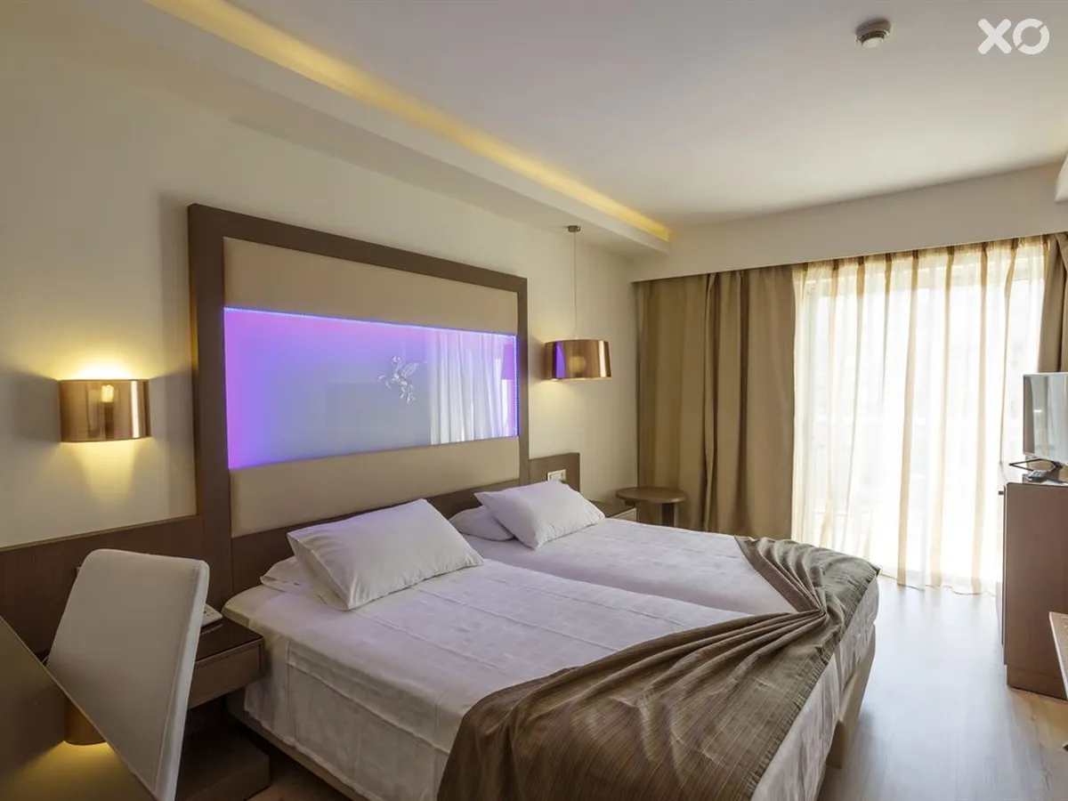 Pegasos Deluxe Beach Hotel