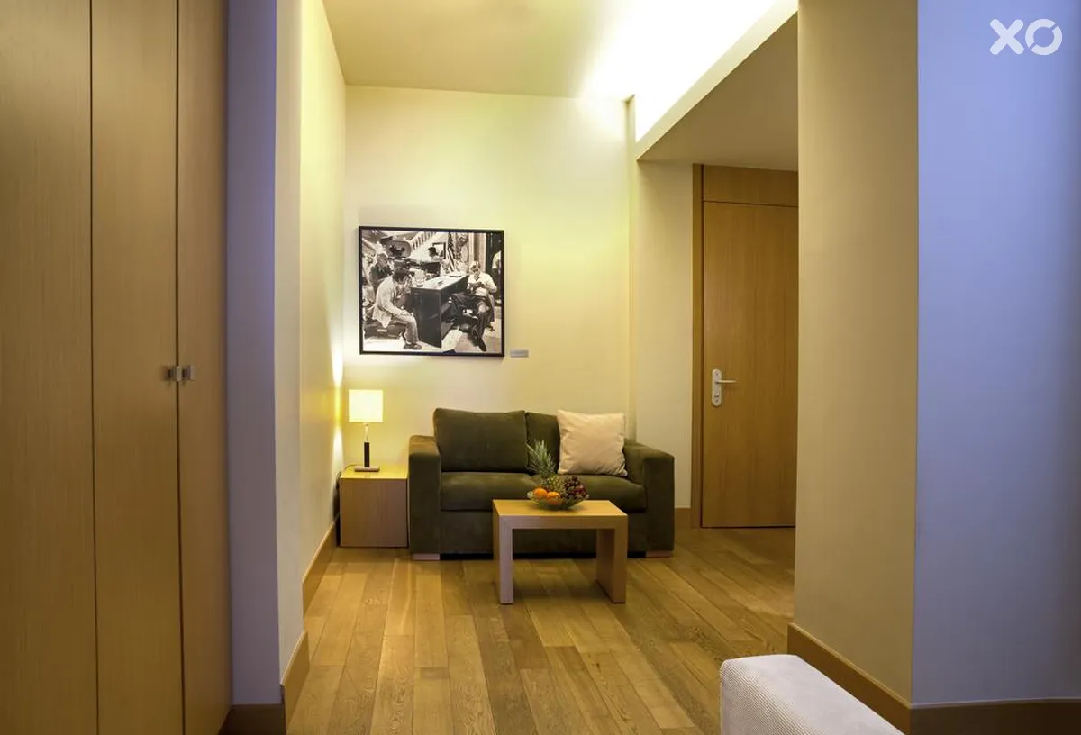 Lazart Hotel