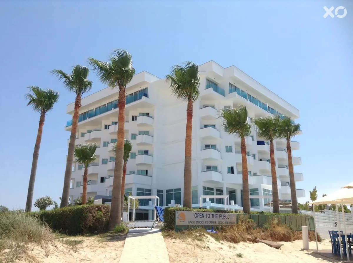 Tasia Maris Sands Beach Hotel