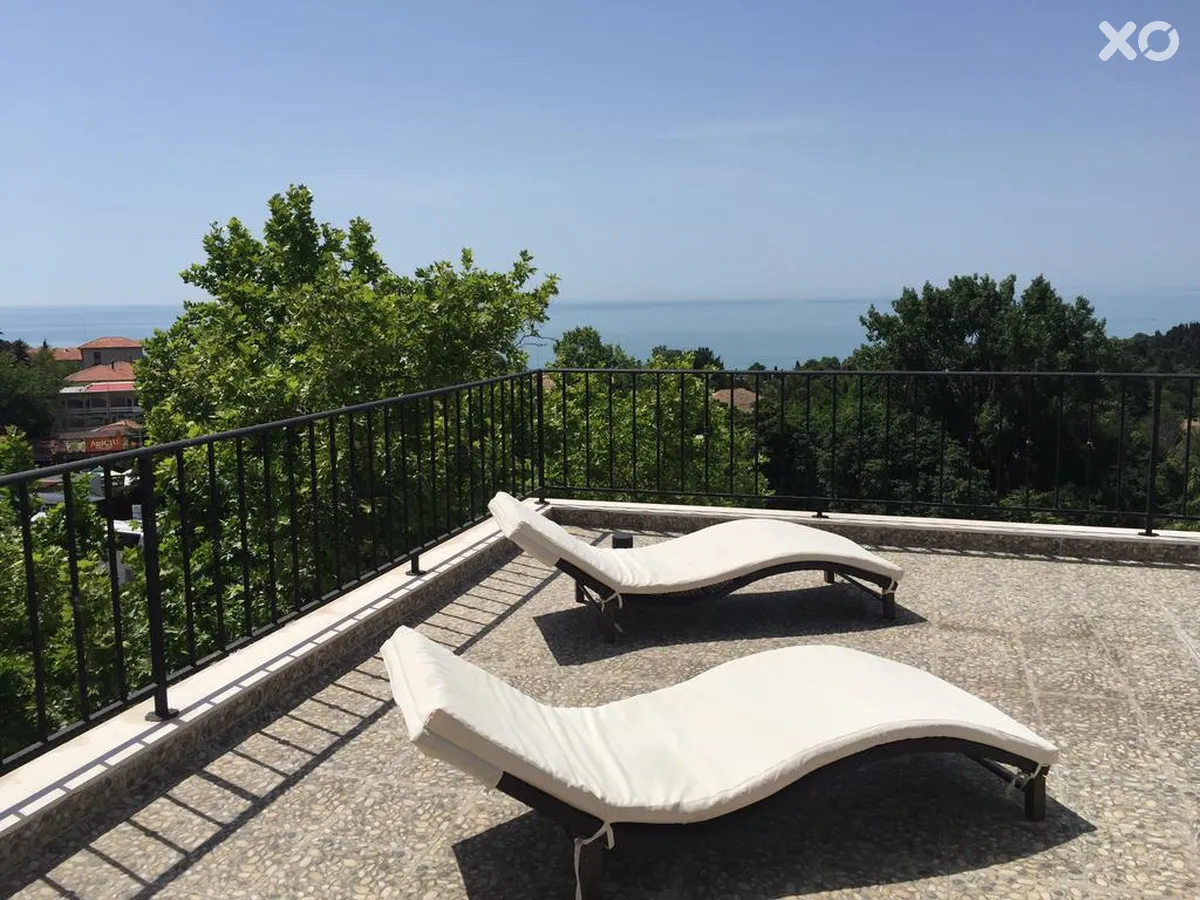 White Rock Castle Suite Hotel