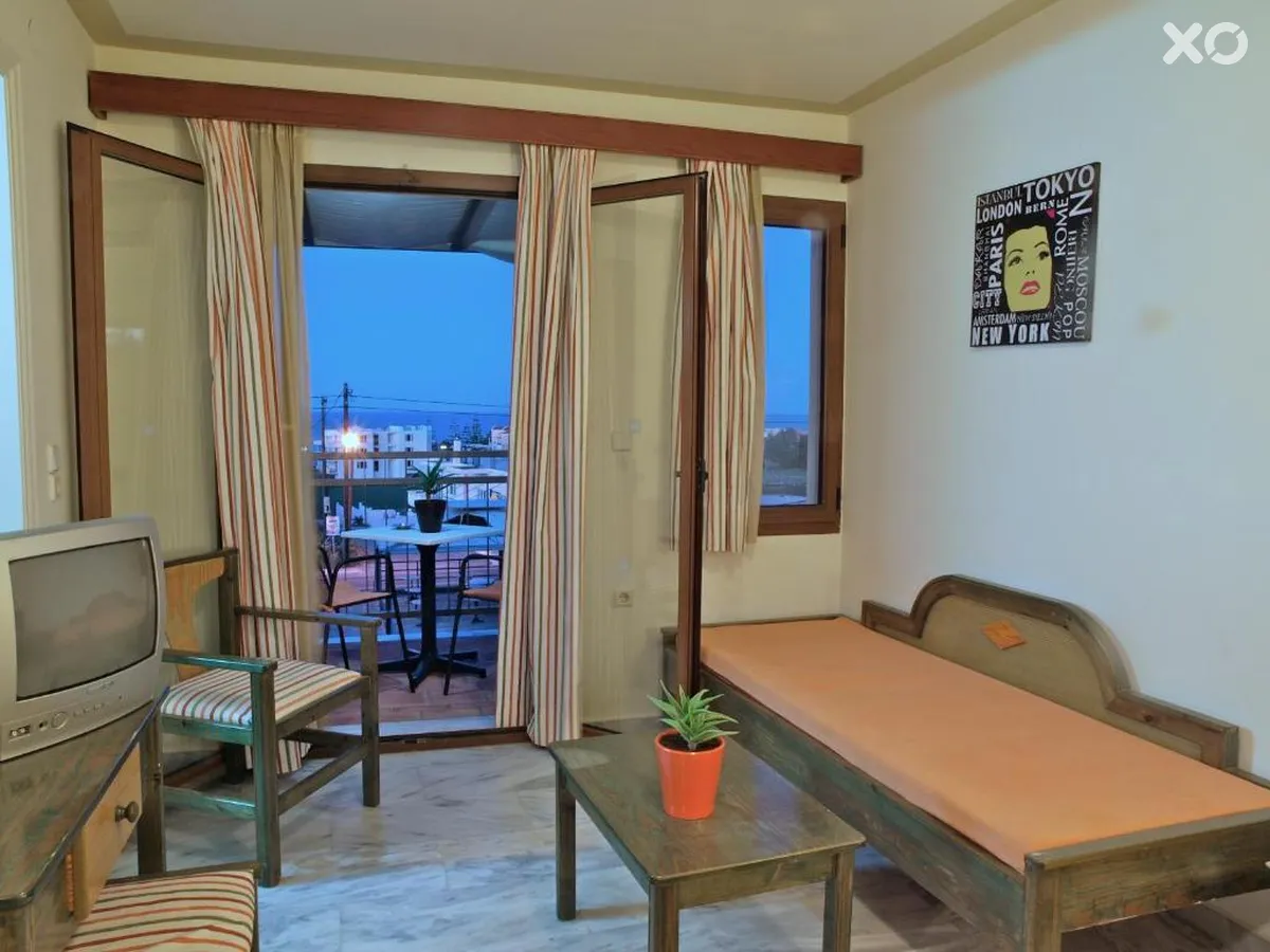 Alexandros M Hotel