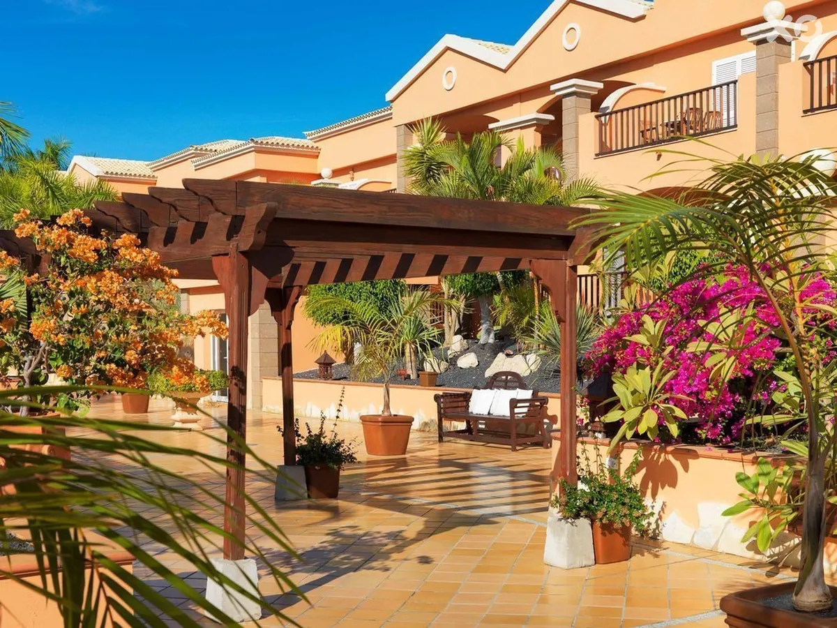 Green Garden Resort & Suites
