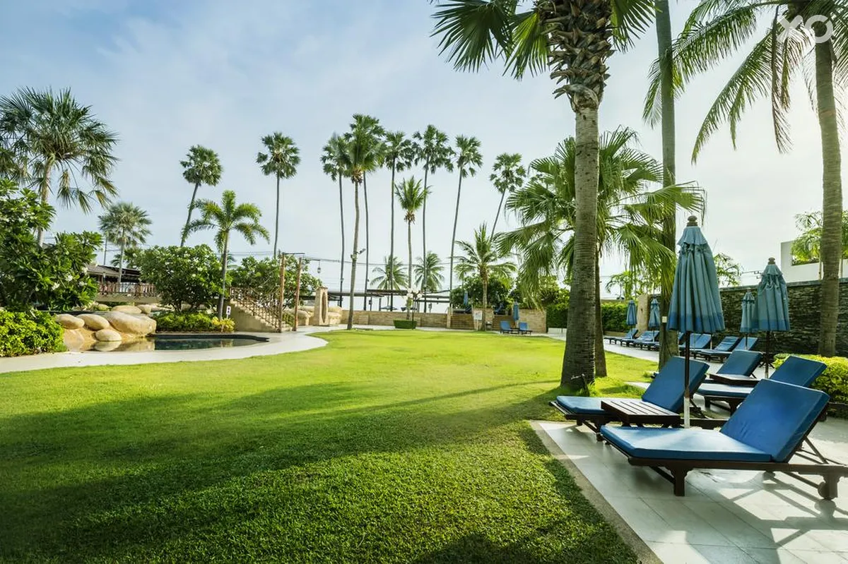 Jomtien Palm Beach Hotel & Resort