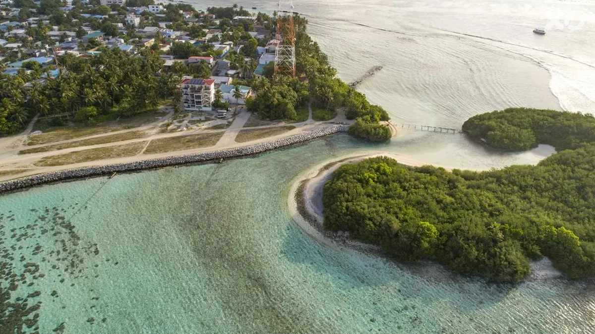 Reef Edge Thulusdhoo Guest House