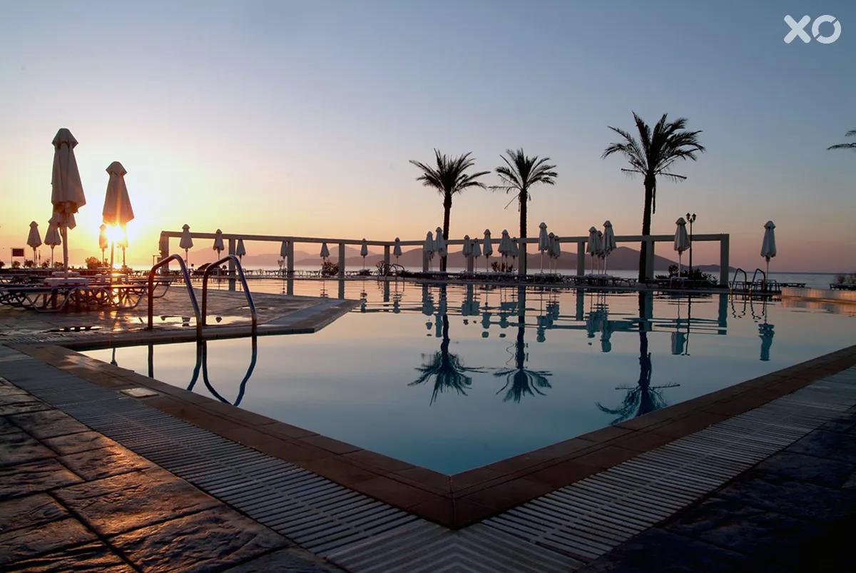 Zorbas Beach Hotel