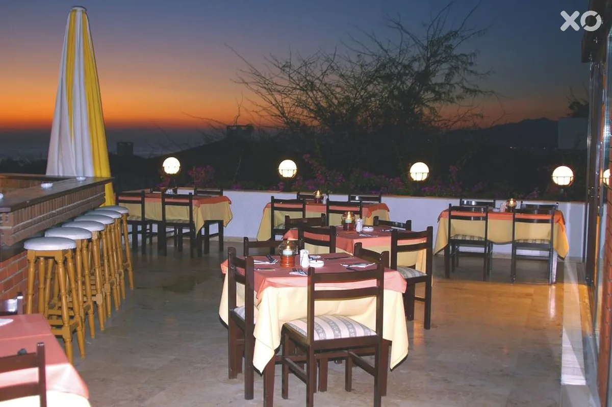 Club Titan Hotel